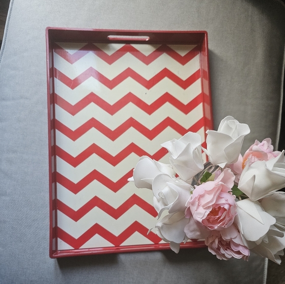 Big red white striped serving tray - Picture 2 of 3